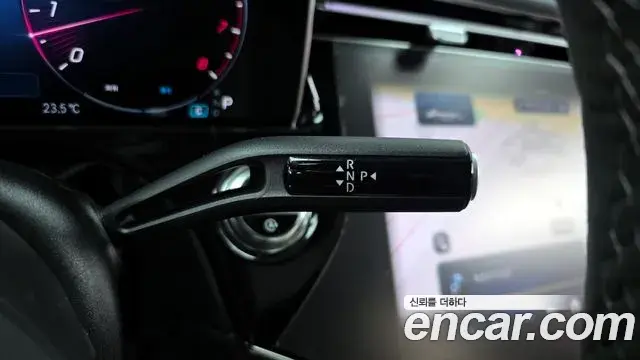 Mercedes-Benz E-Class 2025 — Photo 19/20