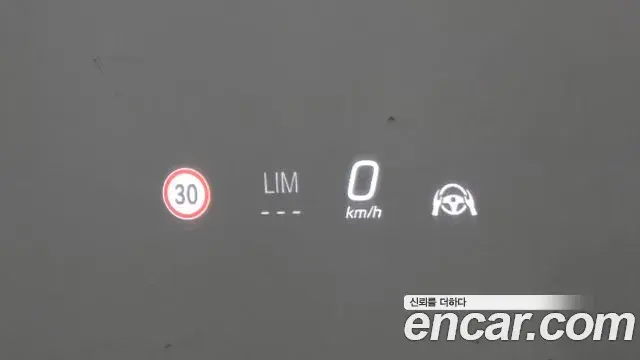 Mercedes-Benz E-Class 2025 — Photo 16/20