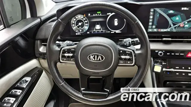 Kia Carnival 2020 — Фото 12/20