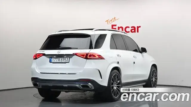 Mercedes-Benz GLE-Class 2023 — ფოტო 23/33