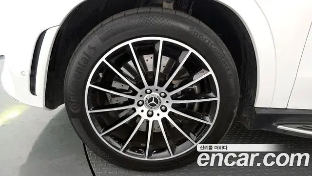 Mercedes-Benz GLE-Class 2023 — ფოტო 19/33