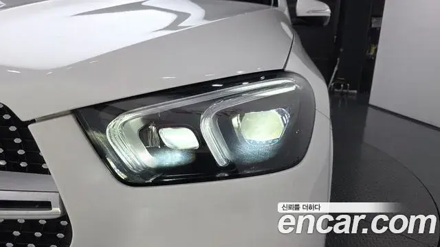 Mercedes-Benz GLE-Class 2023 — ფოტო 16/33