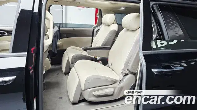 Kia Carnival 2025 — Фото 11/20