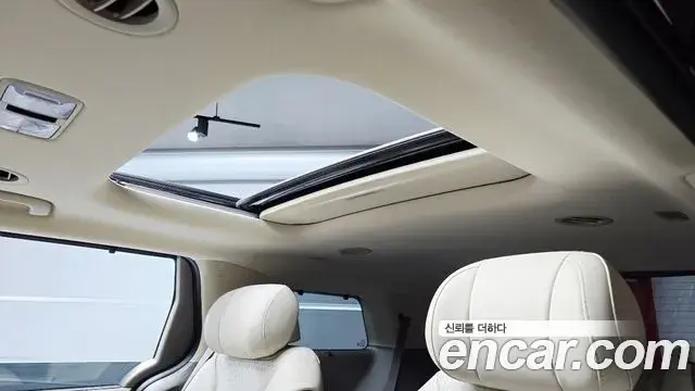 Kia Carnival 2025 — Фото 19/20