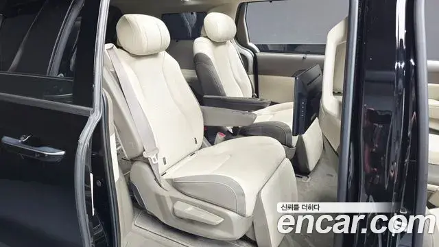 Kia Carnival 2025 — Photo 27/39