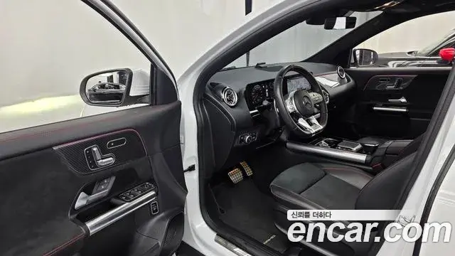 Mercedes-Benz GLA-Class 2022 — Фото 10/20