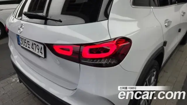 Mercedes-Benz GLA-Class 2022 — ფოტო 7/33