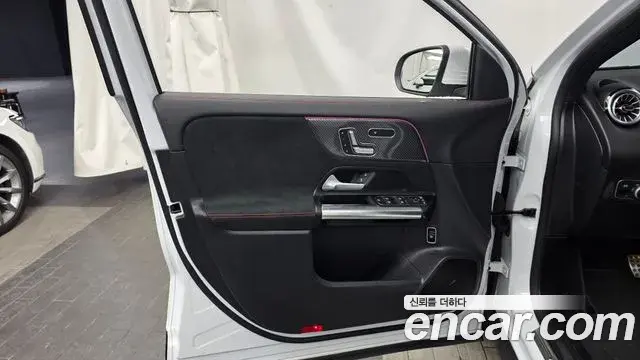 Mercedes-Benz GLA-Class 2022 — ფოტო 12/33