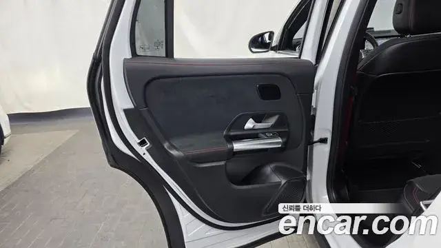 Mercedes-Benz GLA-Class 2022 — ფოტო 9/33