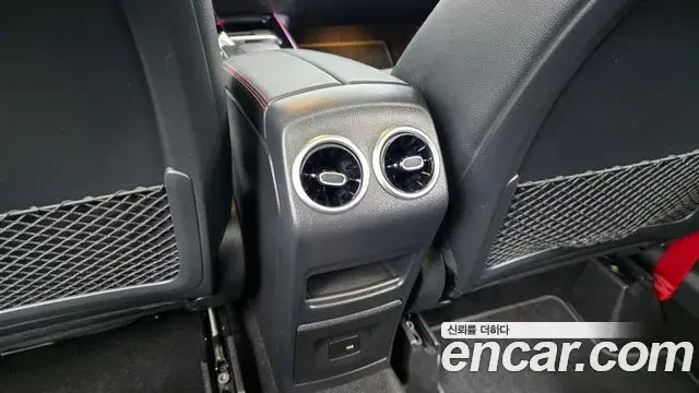 Mercedes-Benz GLA-Class 2022 — ფოტო 18/33