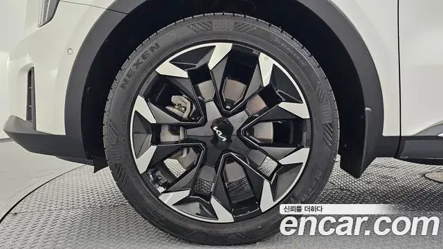 Kia Sorento 2023 — Şəkil 10/30