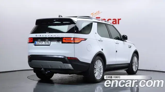 Land Rover Discovery 5 2018 — ფოტო 29/38