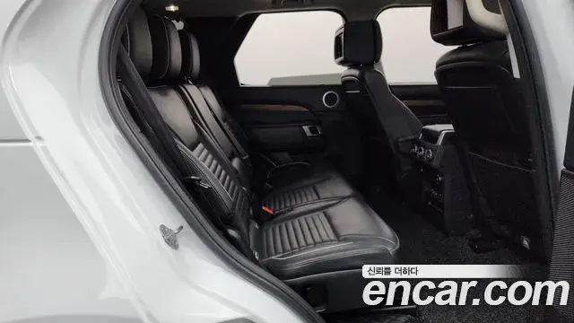 Land Rover Discovery 5 2018 — ფოტო 23/38