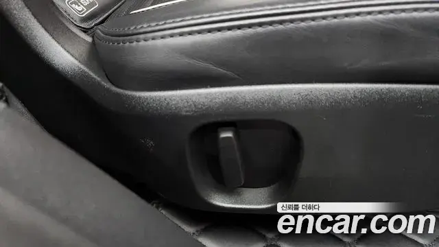 Land Rover Discovery 5 2018 — ფოტო 5/38
