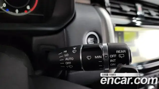 Land Rover Discovery 5 2018 — ფოტო 36/38