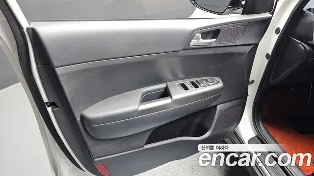 Kia Sportage The Bold 2021 — Şəkil 32/34