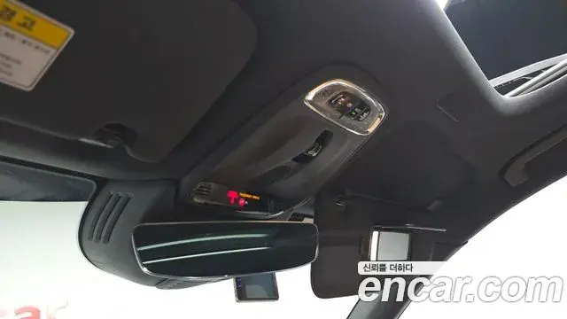 Volvo XC60 2018 — ფოტო 11/34