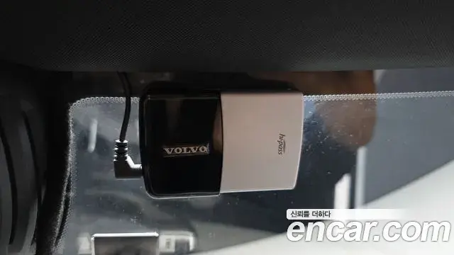 Volvo XC60 2018 — ფოტო 34/34