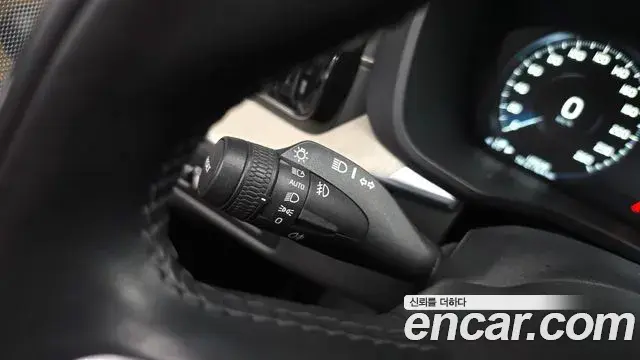 Volvo XC60 2018 — ფოტო 23/34