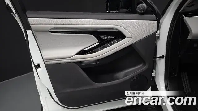 Land Rover Range Rover Evoque 2021 — ფოტო 22/34