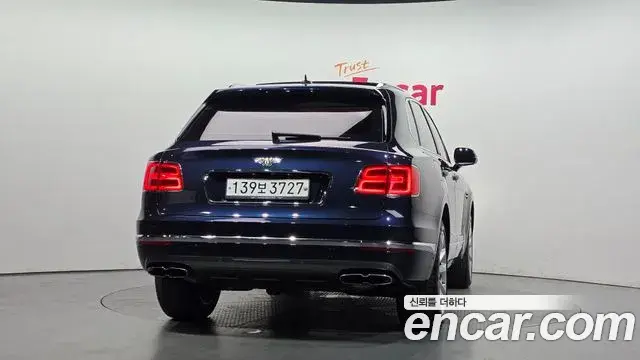 Bentley Bentayga 2019 — Photo 18/36