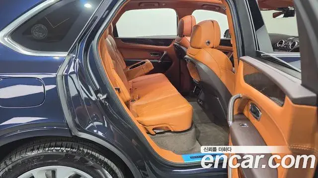 Bentley Bentayga 2019 — Photo 12/36