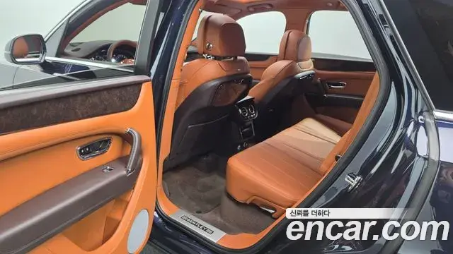 Bentley Bentayga 2019 — Photo 30/36