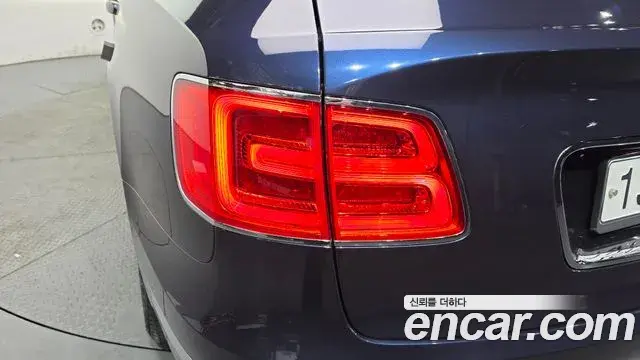Bentley Bentayga 2019 — Photo 34/36