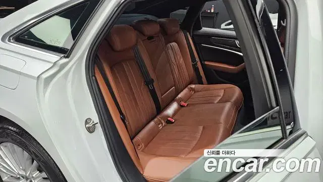 Audi A6 2020 — ფოტო 13/33