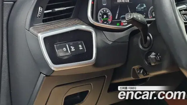 Audi A6 2020 — ფოტო 17/33