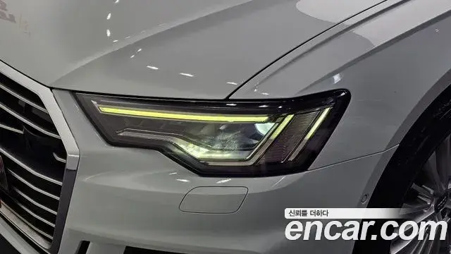 Audi A6 2020 — ფოტო 11/33