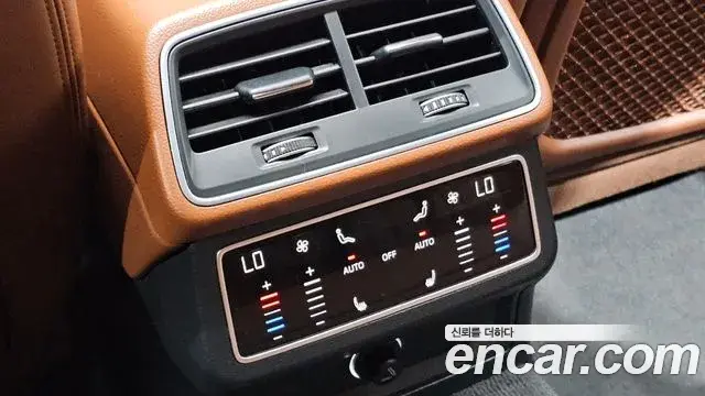 Audi A6 2020 — ფოტო 30/33
