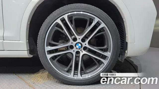 BMW X4 2018 — Şəkil 14/20
