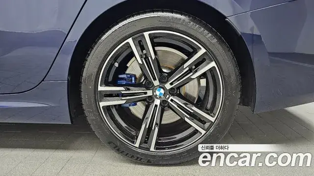 BMW 3 Series 2025 — Photo 23/32