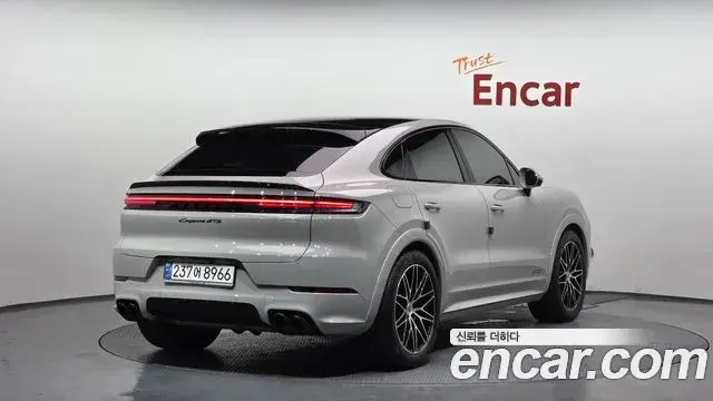 Porsche Cayenne 2025 — Şəkil 13/34