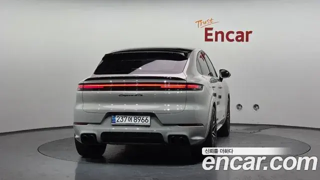 Porsche Cayenne 2025 — Şəkil 1/34