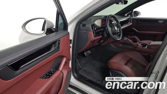Porsche Cayenne 2025 — Şəkil 4/34