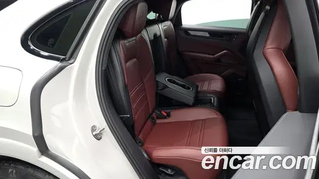 Porsche Cayenne 2025 — Şəkil 8/34
