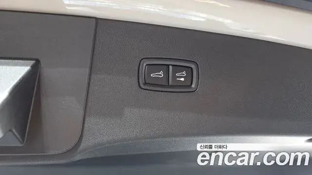 Porsche Cayenne 2025 — Şəkil 22/34