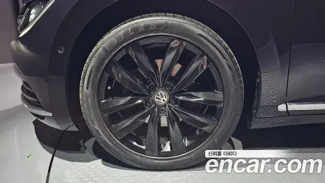 Volkswagen Arteon 2019 — Şəkil 12/39