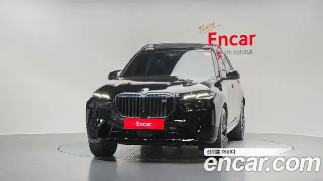 BMW X7 2025 — Photo 24/32