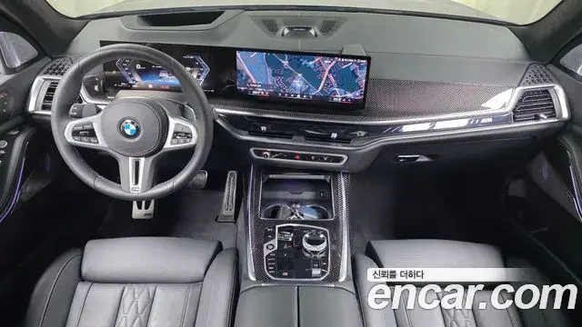 BMW X7 2025 — Photo 21/32