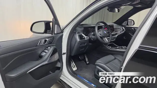 BMW X7 2025 — Photo 9/32