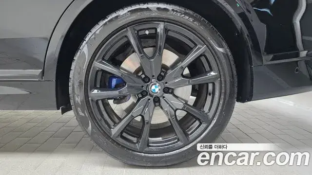 BMW X7 2025 — Photo 10/32