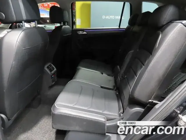 Volkswagen Tiguan Allspace 2022 — ფოტო 8/19