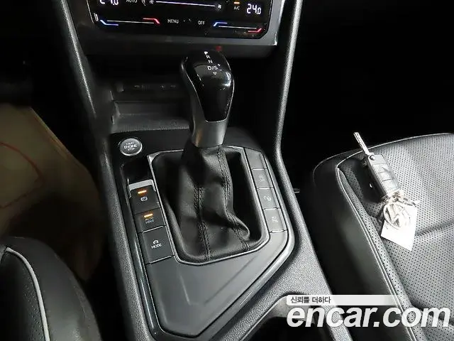 Volkswagen Tiguan Allspace 2022 — ფოტო 10/19