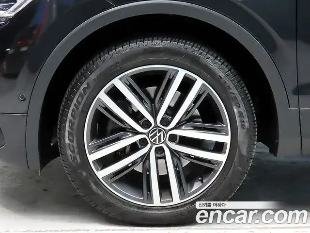 Volkswagen Tiguan Allspace 2022 — ფოტო 14/19