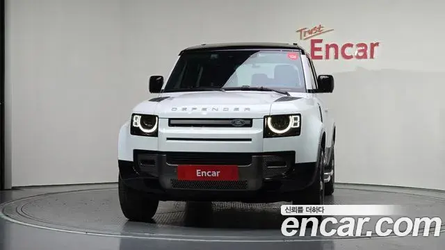Land Rover Defender 2024 — Фото 2/20