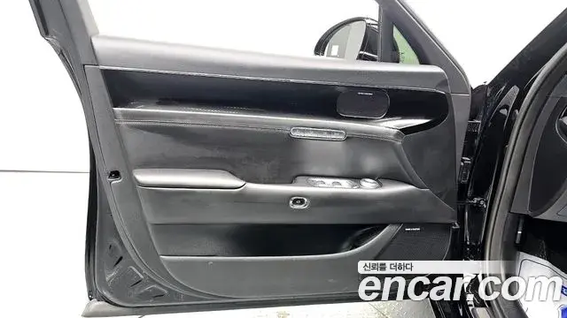 Genesis G90 2023 — ფოტო 16/34