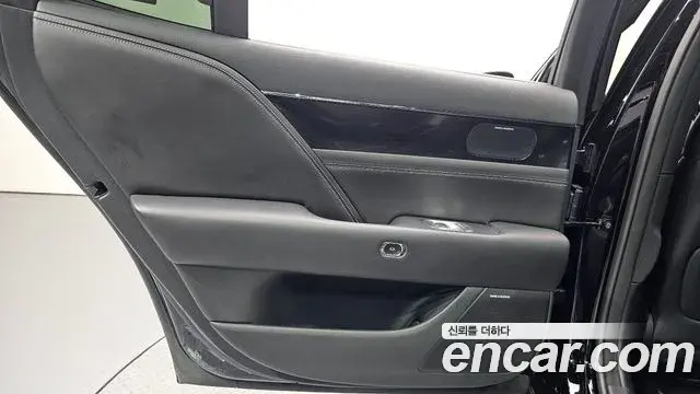 Genesis G90 2023 — ფოტო 25/34